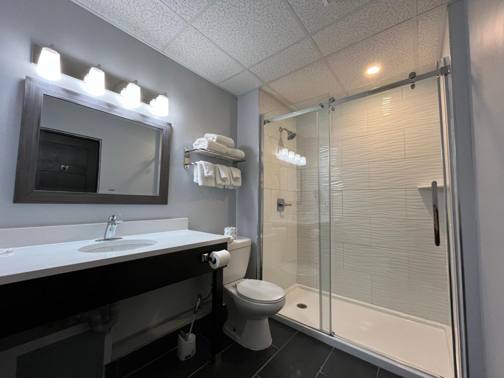 Le Voyageur Inn Mattawa Екстер'єр фото