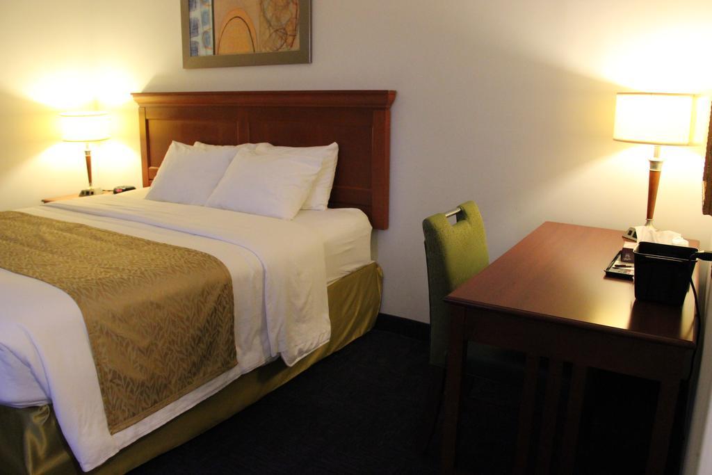 Le Voyageur Inn Mattawa Екстер'єр фото